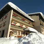Jufa St. Martin Hostel Sankt Martin am Tennengebirge