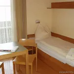 Jufa St. Martin Hostel