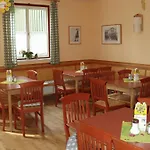 Hostel Jufa St. Martin *
