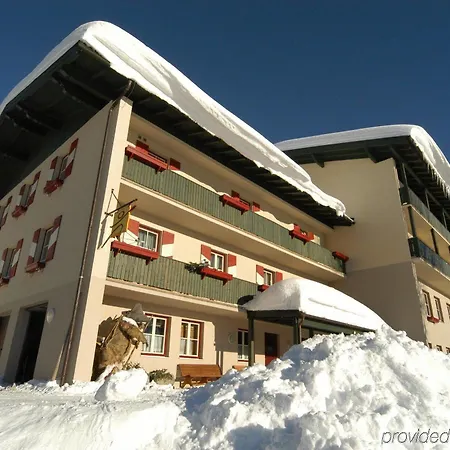 Jufa St. Martin Hostel Sankt Martin am Tennengebirge