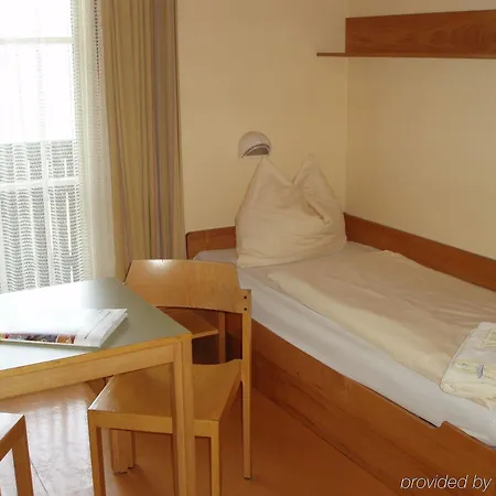 Jufa St. Martin Hostel