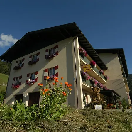 Hostel Jufa St. Martin *